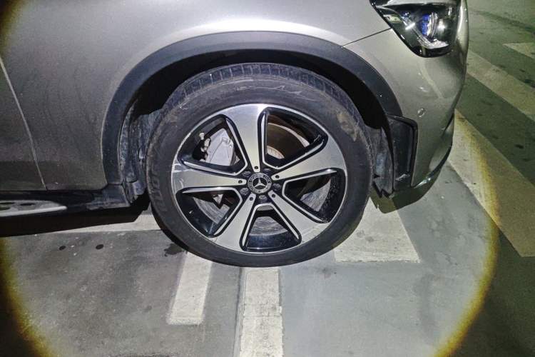 Used Mercedes-Benz GLC 2020 GLC 300 L 4MATIC Luxury Model Right Front Wheel Hub