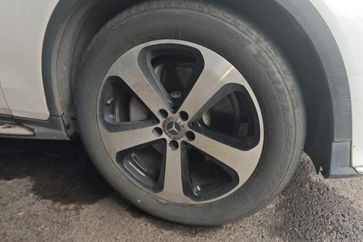 Used Mercedes-Benz GLC 2018 GLC 260 4MATIC Luxury Model
