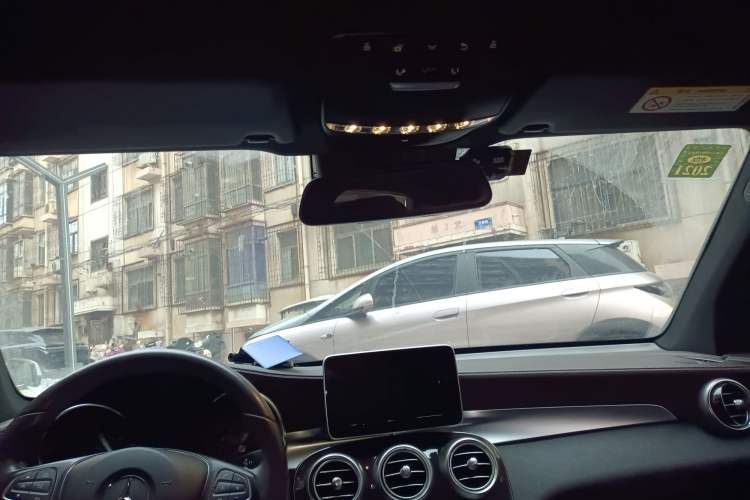 Used Mercedes-Benz GLC 2017 GLC 260 4MATIC Luxury Model