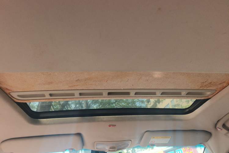 Used Roewe 360 2015 1.5L Automatic Luxury Edition Headliner