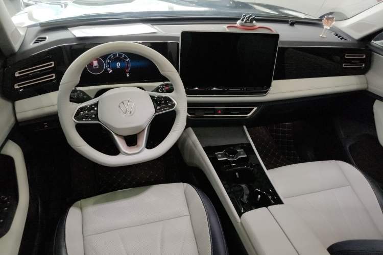 Used Volkswagen Tiguan L 2024 PRO 330TSI Two-Wheel Drive Smart Drive Edition
