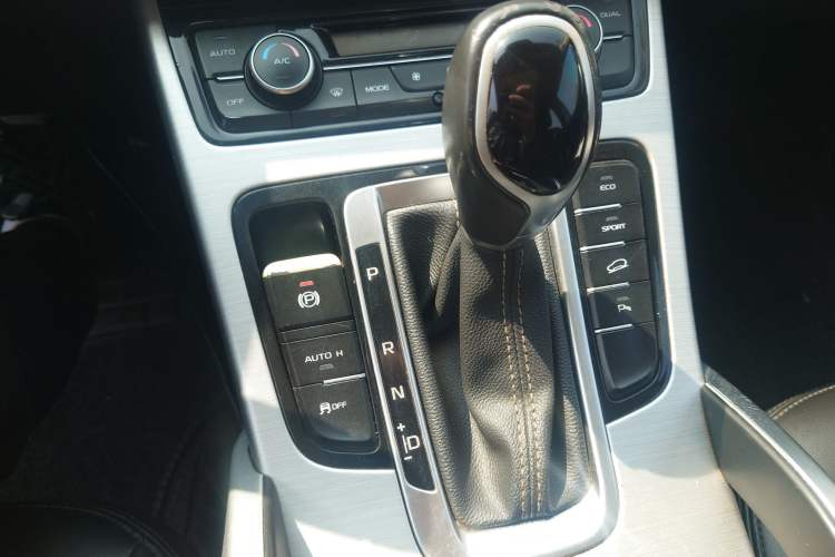 Used Geely Auto Emgrand X7 Sport 2016 1.8TD Automatic Smart Connectivity Version