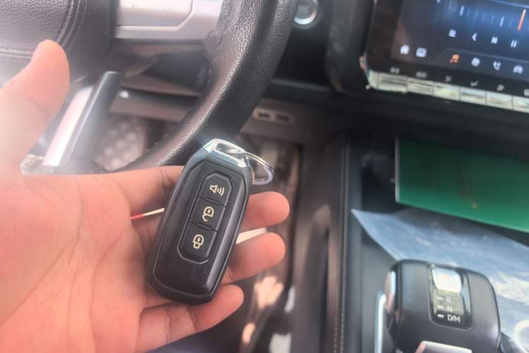 Used JMC DaDao 2023 All-Win 2.3T Diesel Automatic 4x4 Long-Wheelbase Comfort Edition Interior 1