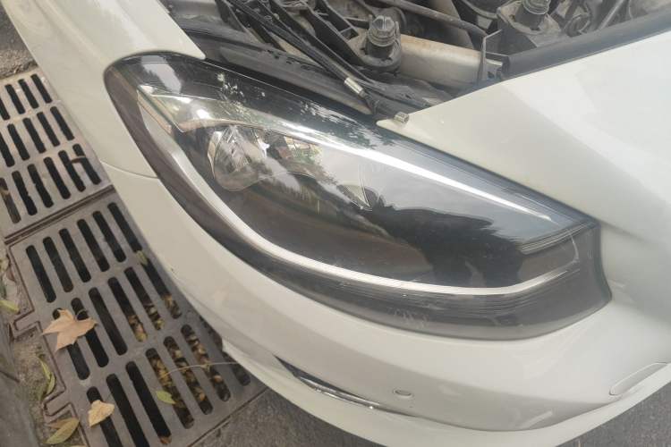 Used Mercedes-Benz B-Class 2017 B 200 Sport Edition Right Front Headlight