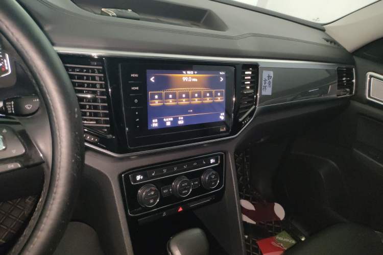 Used Volkswagen Teramont 2020 330TSI Two-Wheel-Drive Luxury Edition China VI Standard Center Console