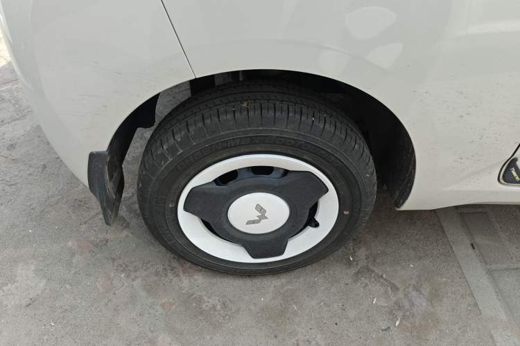 Used Wuling Hongguang MINIEV 2024 3rd Generation 215km Youth Edition Right Rear Wheel Hub