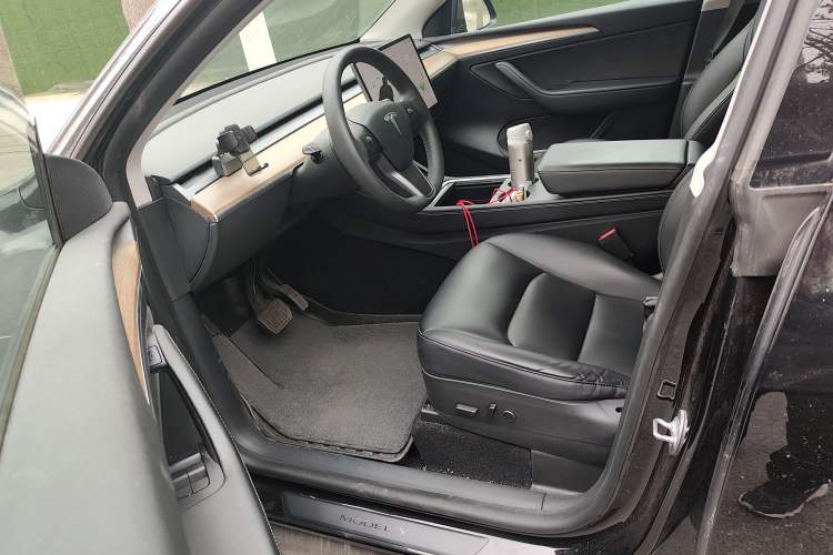 Used Tesla Model Y 2021 Standard Range Rear-Wheel Drive Version