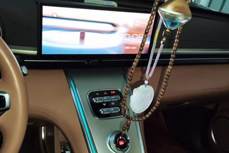 Used ORA Lightning Cat 2022 555 km Luxury Edition