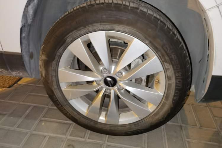 Used Jetta VS7 2020 1.4T Automatic Entry-Level Trim Right Front Wheel Hub