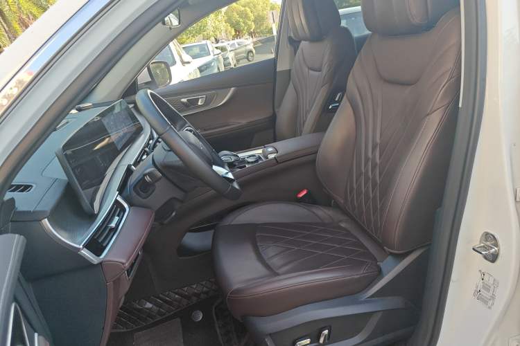 Used Chery Tiggo 8 PLUS 2024 Champion Edition 290TGDI DCT Deluxe Version 5-Seater