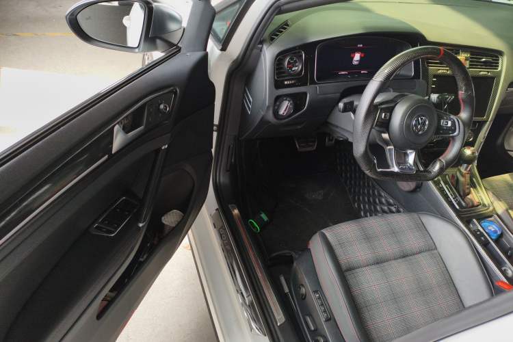 Used Volkswagen Golf GTI 2016 2.0 TSI GTI
