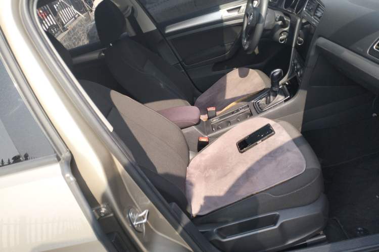 Used Volkswagen Golf 2018 1.6L Automatic Fashion Model