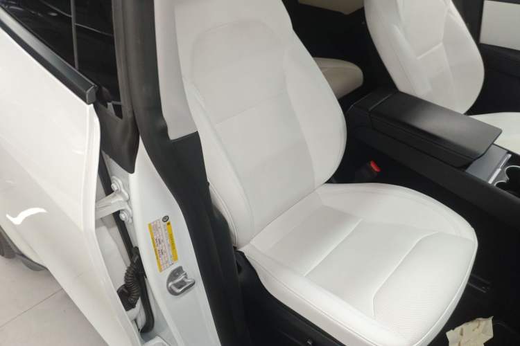 Used Tesla Model Y 2025 Rear-Wheel Drive First Edition