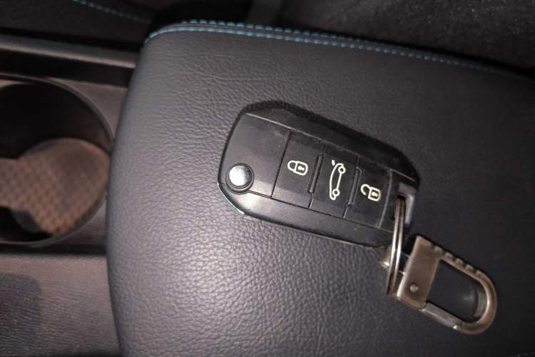 Used Peugeot 308 2016 1.6L Manual Fashion Edition