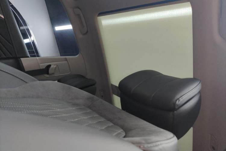 Used Hongqi HS5 2023 2.0T Qixiang Pro Edition Headliner