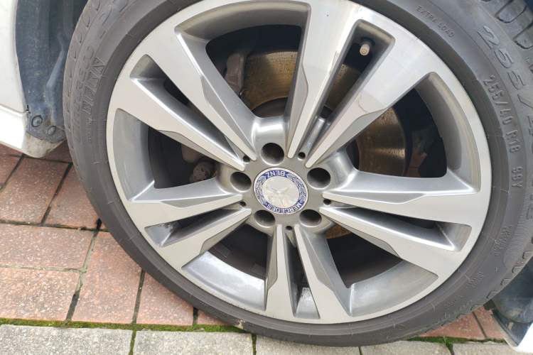 Used Mercedes-Benz E-Class 2015 E 260 L Sport Edition Right Front Wheel Hub