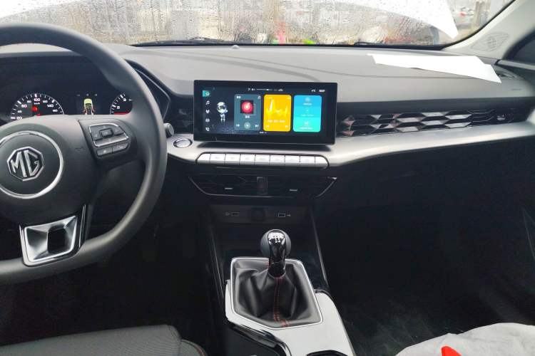 Used MG 5 2023 Facelift Model 180DVVT Manual Fashion Edition