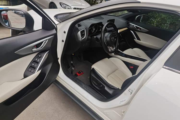 Used Mazda CX-4 2016 2.5L Automatic 4x4 Bluetide Fearless Edition
