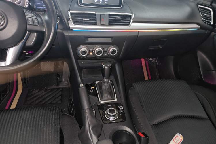 Used Mazda 3 Axela 2016 Sedan 1.5L Automatic Comfort Model Center Console