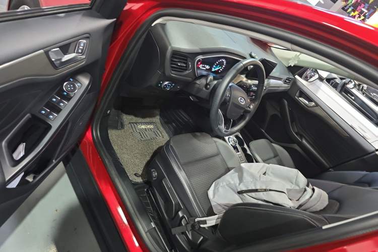 Used Ford Focus 2019 Sedan EcoBoost 180 Automatic Trend Edition
