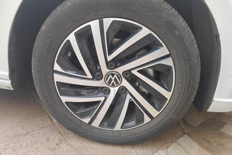 Used Volkswagen Lavida 2023 280TSI DSG Full-Comfort Edition Right Front Wheel Hub