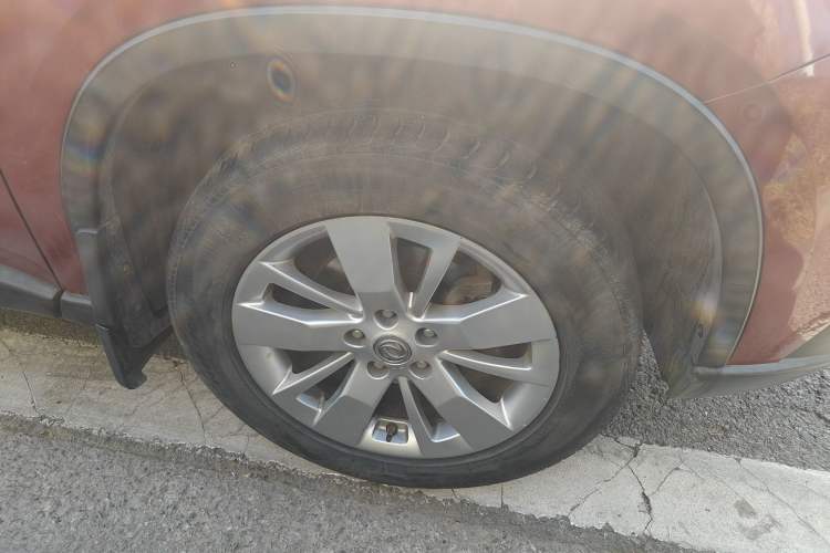 Used Dongfeng Fengdu MX6 2015 2.0L CVT Two-Wheel Drive Dream Edition