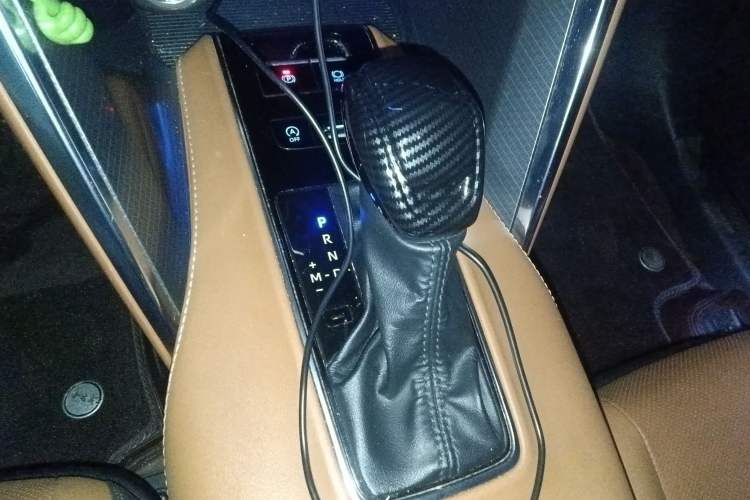 Used Toyota Venza 2022 2.0L CVT Two-Wheel Drive Prestige Edition Gear Lever