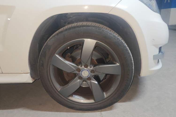 Used Mercedes-Benz GLK-Class 2013 GLK 300 4MATIC Dynamic Sunroof Model Right Front Wheel Hub
