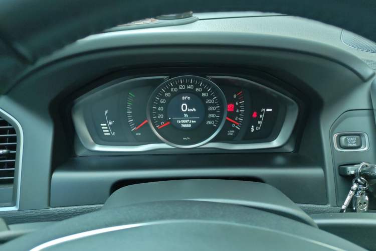 Used Volvo XC60 2017 T5 AWD Smart Upgrade Model
