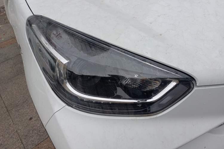 Used Chery QQ Little Ant 2022 Sweet Pink Edition Half-Sugar Version Lithium Iron Phosphate 30 kW 301 km Right Front Headlight