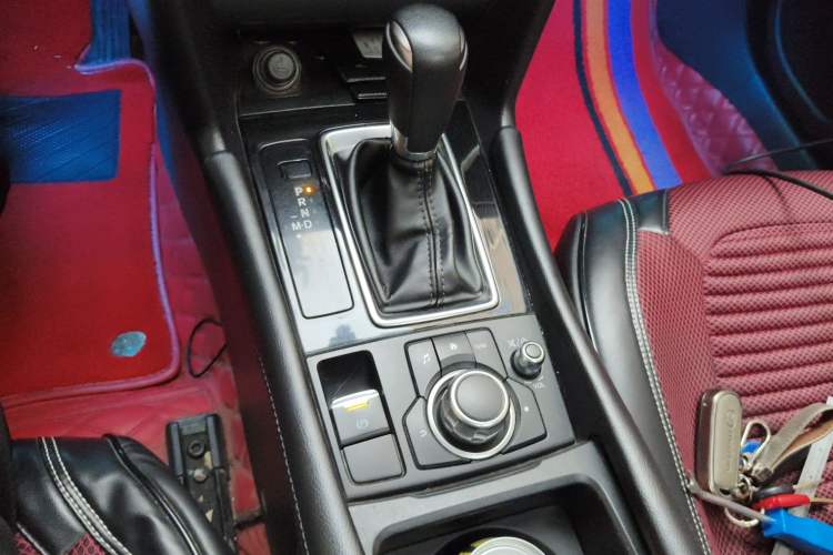 Used Mazda 3 Axela 2017 Sedan 1.5L Automatic Luxury Model Emission Standard China V Gear Lever