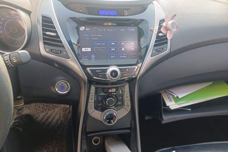 Used Hyundai Elantra (5th Generation / Langdong) 2012 1.6L Manual Leading Model Audio And AC Panel