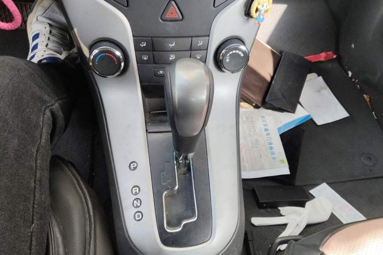 Used Chevrolet Cruze 2012 1.8L SE AT Gear Lever