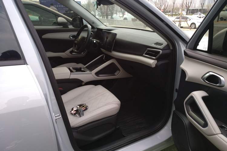 Used BYD Yuan UP 2025 Intelligent Driving Version 401 km Leading Edition