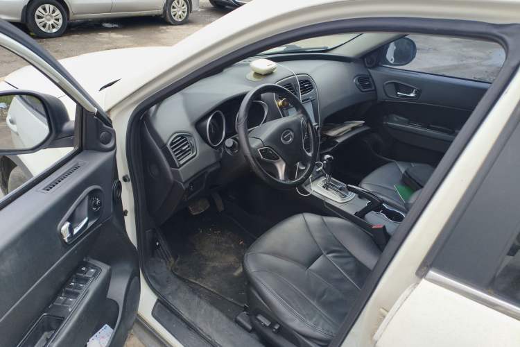 Used GAC Trumpchi GS5 2013 2.0L Automatic Two-Wheel Drive Light Interior Special Edition
