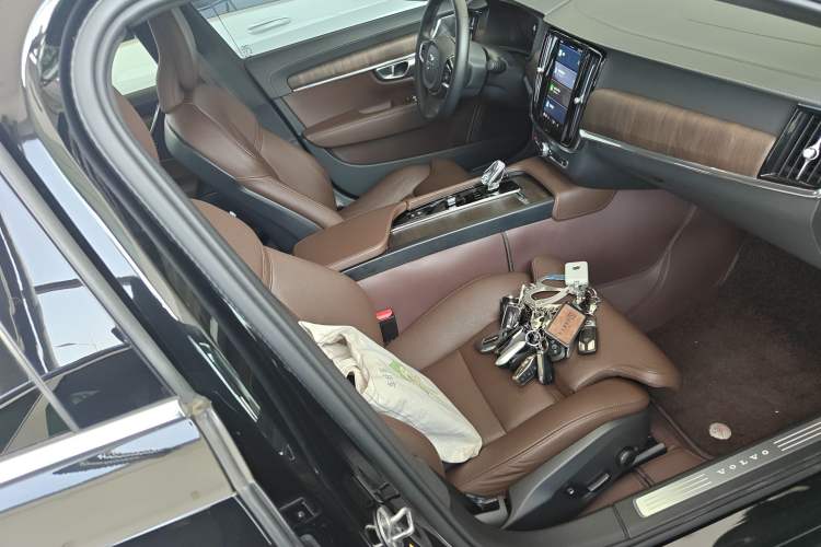 Used Volvo S90 2024 B5 Zhiyuan Luxury Edition