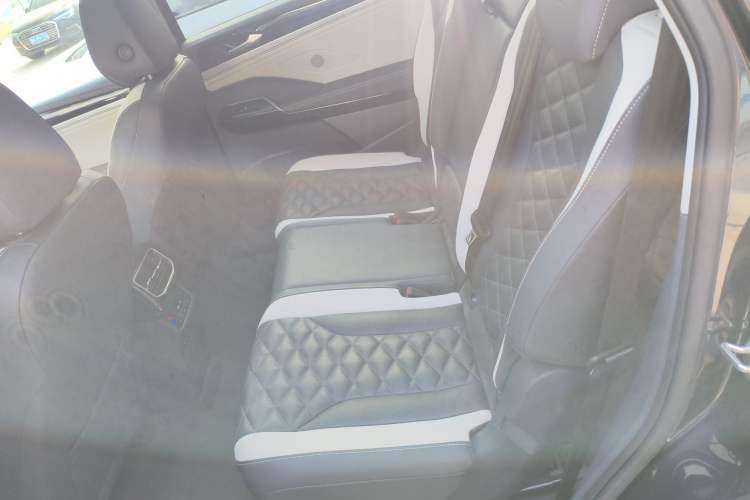 Used Volkswagen ID.6 CROZZ 2021 Long-Range PRO Edition Left Rear Seat