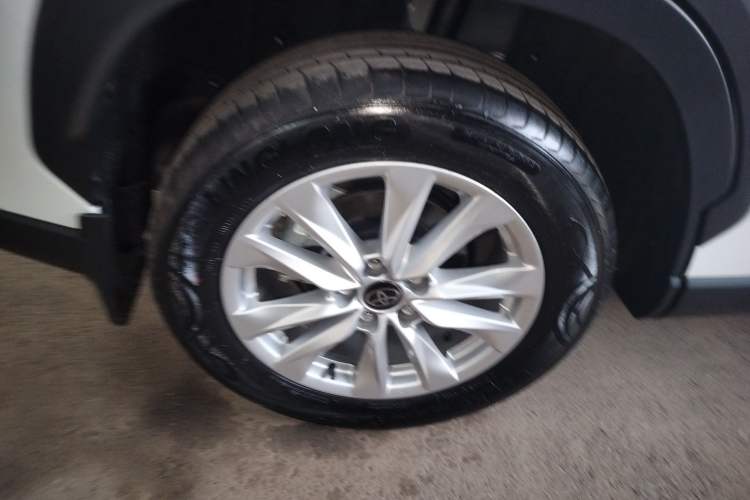 Used Toyota Corolla Cross 2024 2.0L Elite Edition Right Rear Wheel Hub