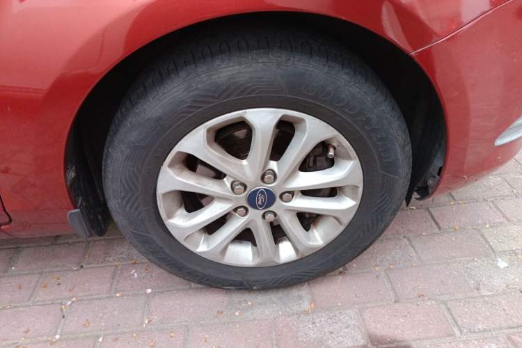 Used Ford Focus 2013 Hatchback Classic 1.8L Manual Base Model