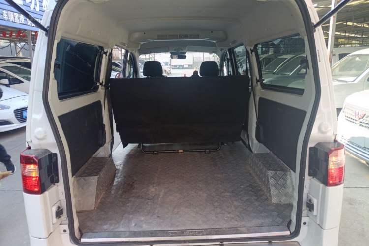 Used Jinbei Gold Hiace M Classic 2024 1.5L Engineering Lion Passenger Vehicle 5 Seats