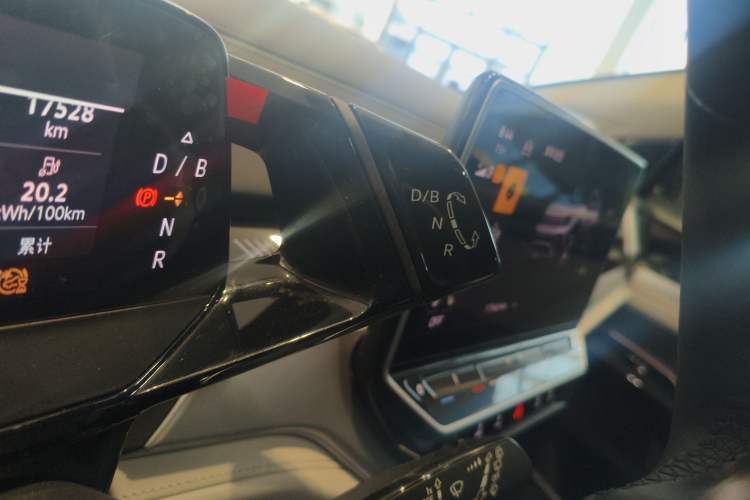 Used Volkswagen ID.6 CROZZ 2022 Long-Range PRO Edition
