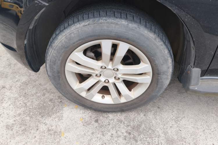 Used Geely Auto GX7 2015 Classic Edition 1.8L Manual Elite Model China V Standard Left Front Wheel Hub