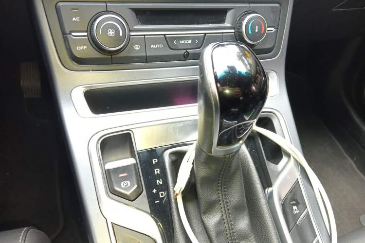 Used Geely Auto Emgrand 2019 Leading Edition 1.5L CVT Luxury Model China VI Standard