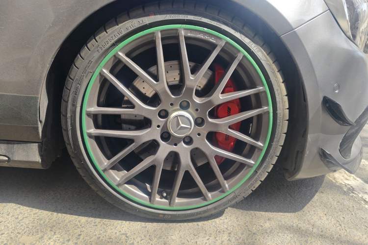 Used Mercedes-Benz A AMG 2016 AMG A 45 4MATIC Championship Edition Right Front Wheel Hub