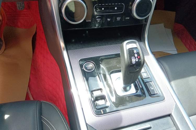 Used Jaguar XEL 2021 2.0T 250 PS R-DYNAMIC S Advanced Sport Edition Gear Lever