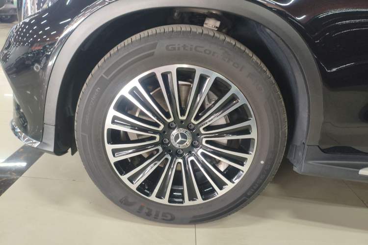 Used Mercedes-Benz GLC 2018 GLC 260 4MATIC Dynamic Edition Exterior 3