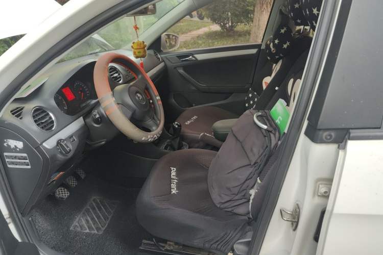 Used Volkswagen Jetta 2015 1.6L Manual Comfort Model
