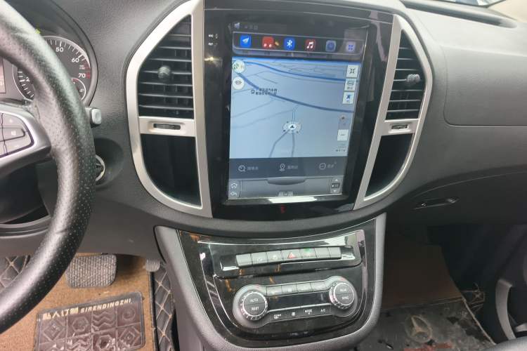 Used Mercedes-Benz Vito 2016 2.0T Business Edition Audio And AC Panel