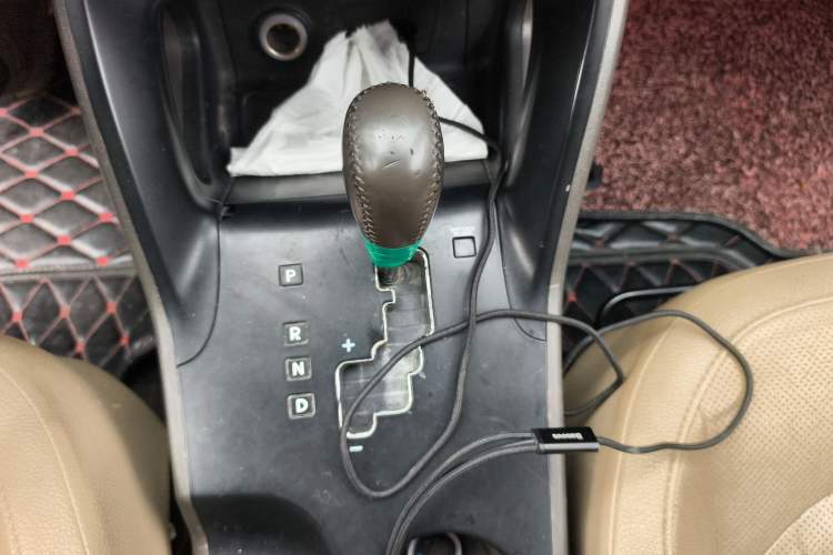 Used Hyundai ix35 2013 2.0L Automatic Two-Wheel Drive Smart GLS China IV Standard