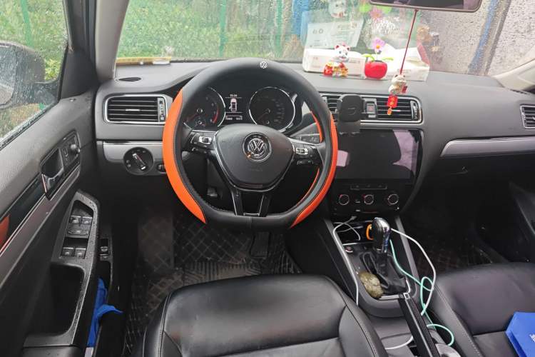 Used Volkswagen Sagitar 2018 280TSI DSG Comfort Model Steering Wheel